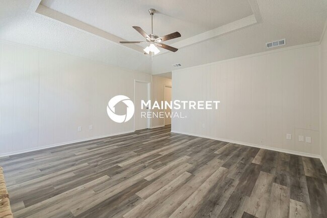 Building Photo - 4 Bedroom Pet-Friendly Home in Rowlett, TX with Main Street Renewal
