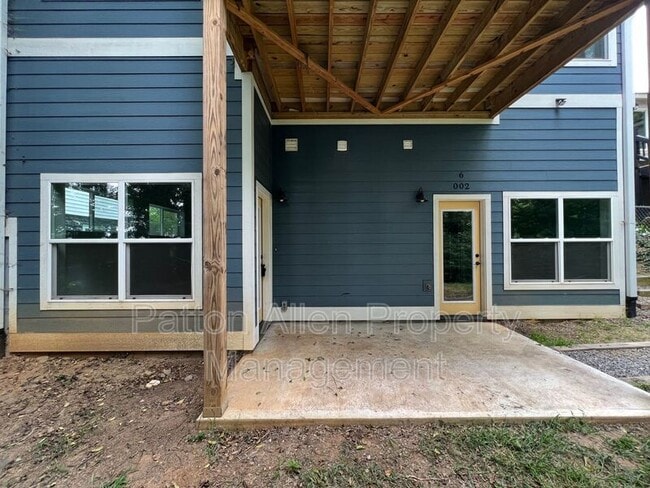 Building Photo - 6 Dundee St