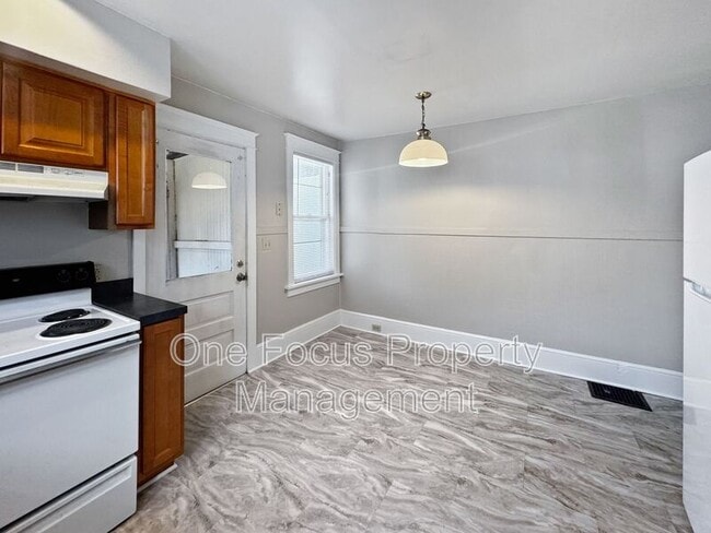 Building Photo - 1414 Park Ave