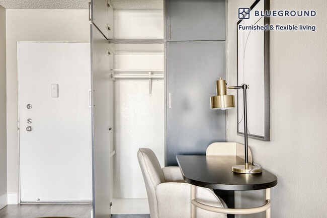 Building Photo - 3333 W 2nd St