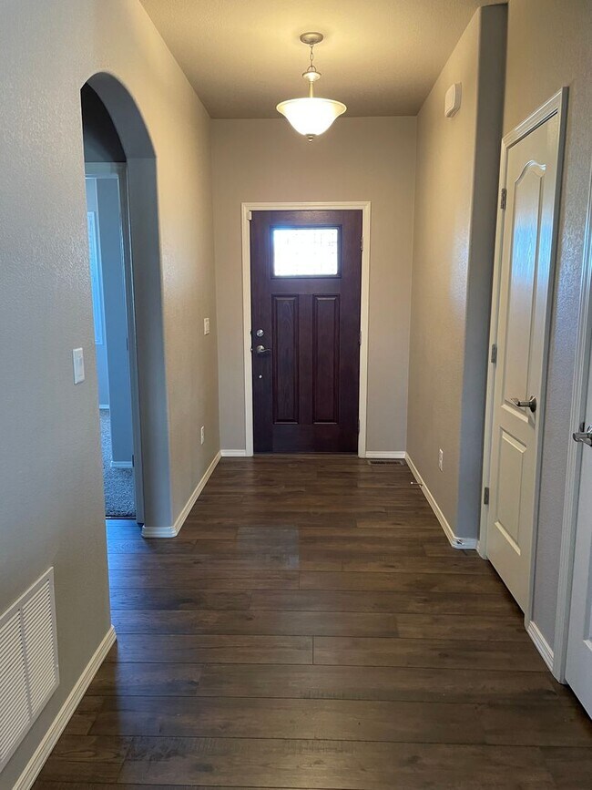 Building Photo - Ranch home on a corner lot with lawn care ...
