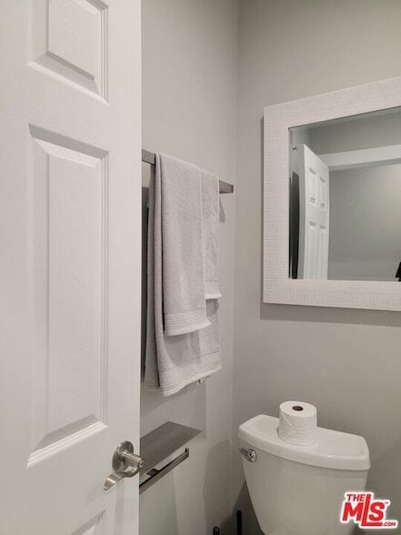Building Photo - 1559 1/2 S Harvard Boulevard Unit