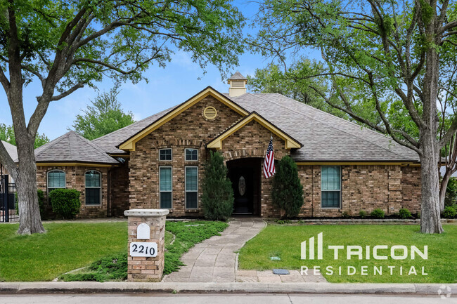 Building Photo - 2210 Diamond Point Dr
