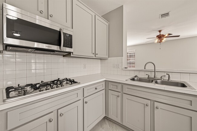 Building Photo - 7411 Pacific Ridge Ct