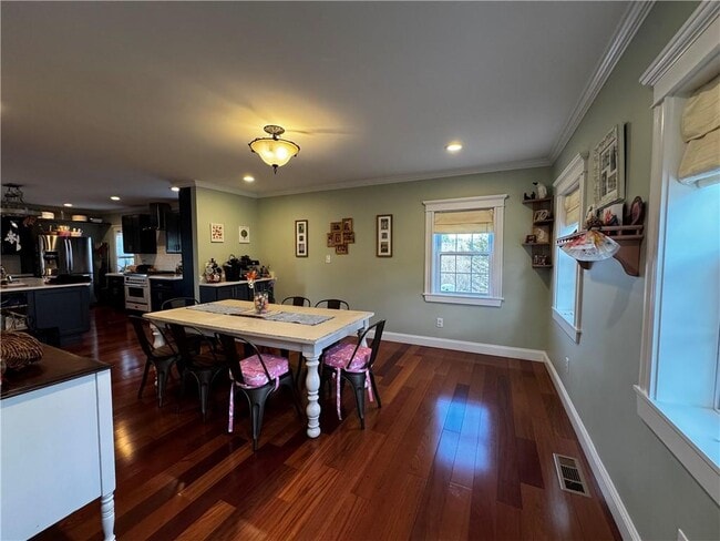 Building Photo - 73 Dye Hill Rd