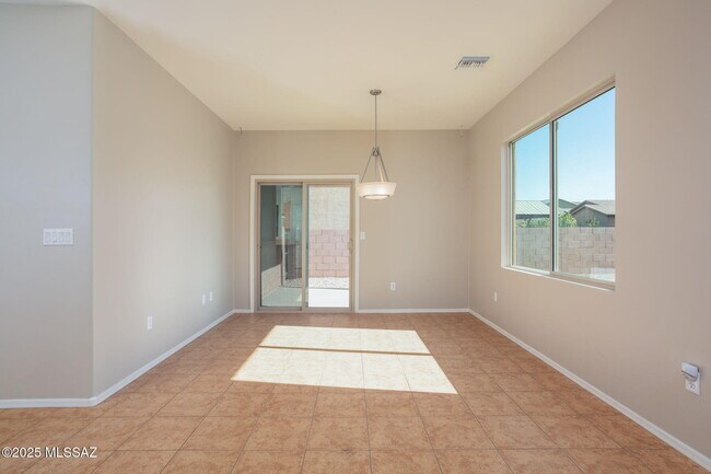 Building Photo - 12073 W Hailey Ln