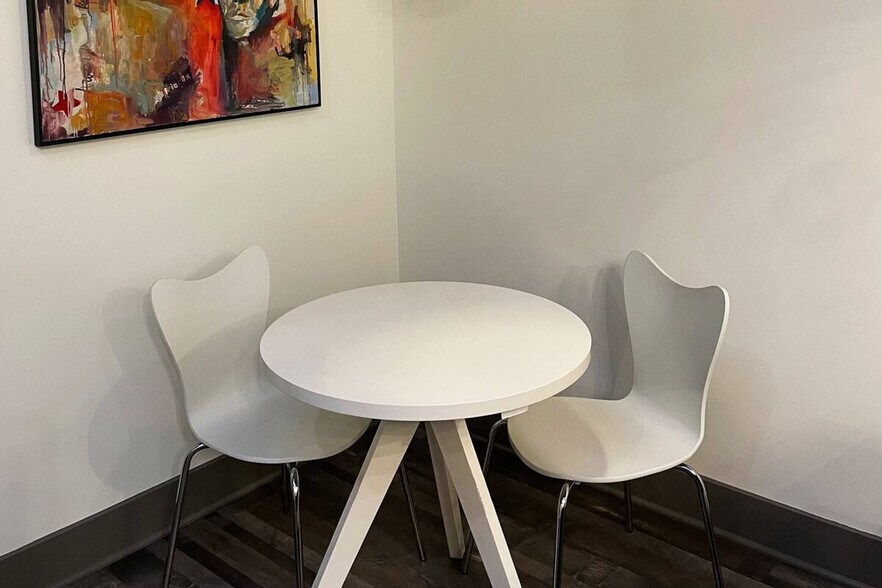 Building Photo - 350 East Ave