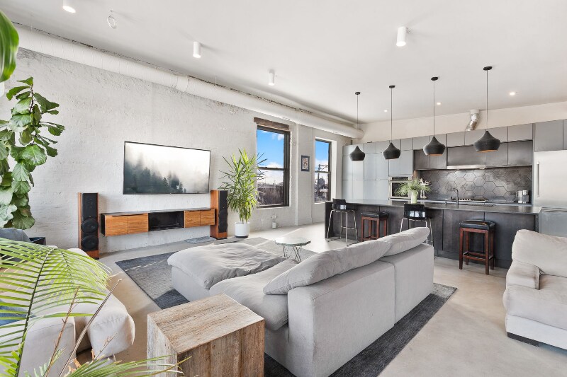 Building Photo - 2419 W 19th St