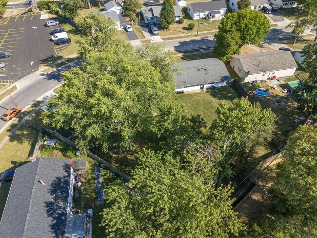 Building Photo - 299 Lombard Rd