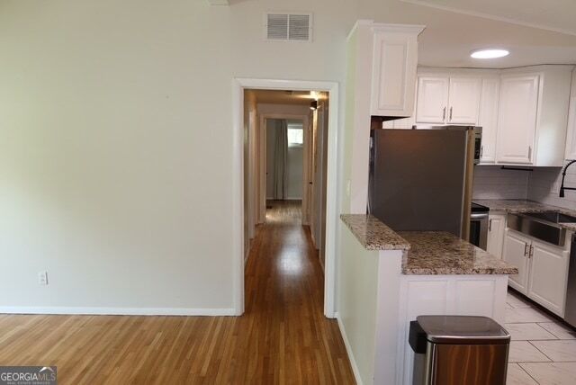 Building Photo - 39 Willow Dr