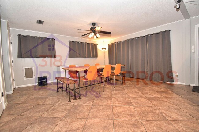 Building Photo - 4 Bed, 3 Bath Home in Ruston
