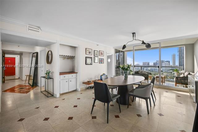 Building Photo - 1541 Brickell Ave