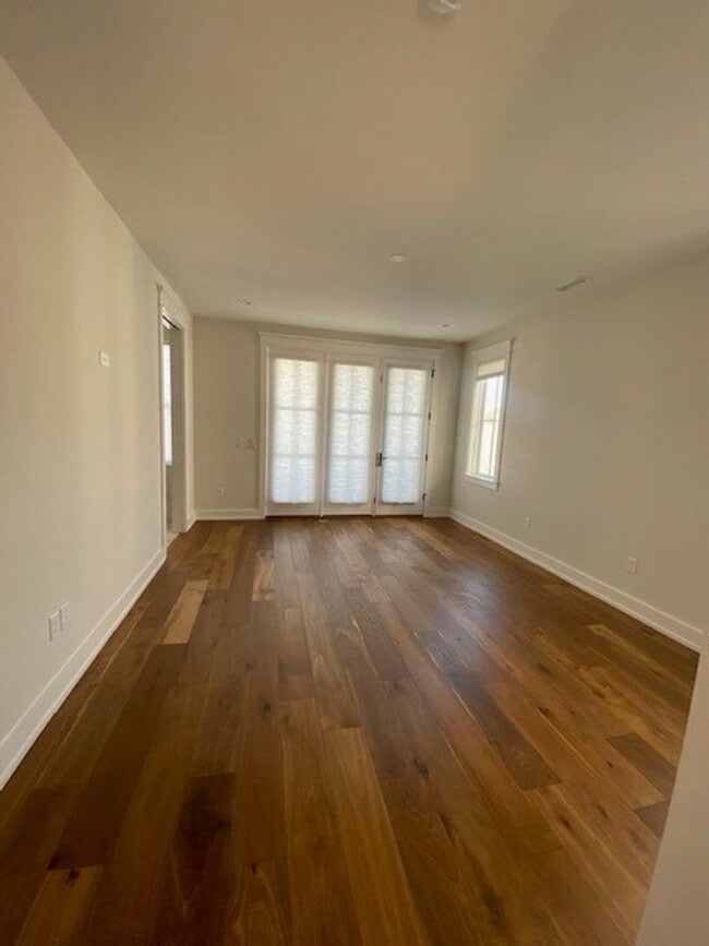 Building Photo - Welcome to our luxurious townhouse in the ...
