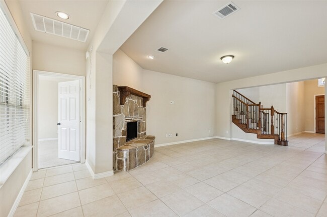 Building Photo - 11 Vershire Cir