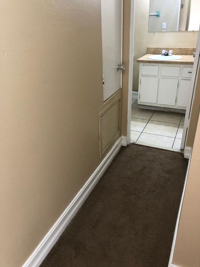 Building Photo - Green Tee - # 317