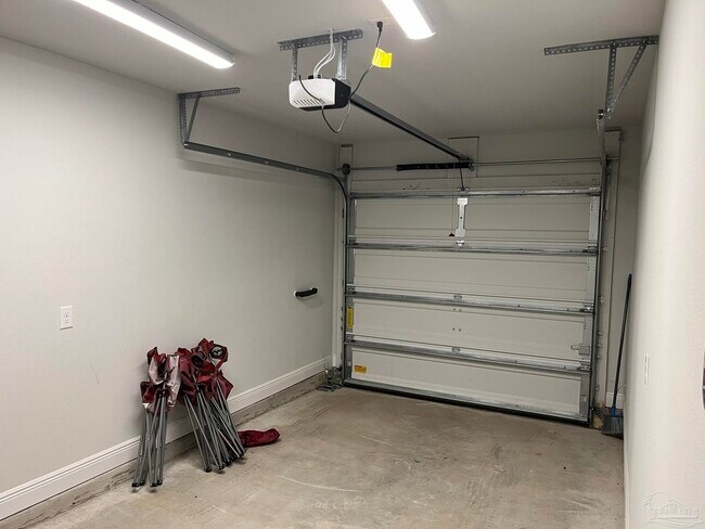 Building Photo - 1949 Justice Cir