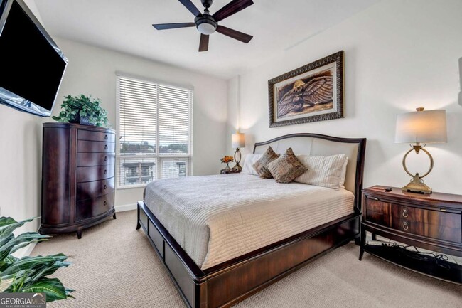 Building Photo - 711 Cosmopolitan Dr NE