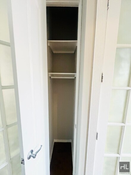 Building Photo - Elizabeth Street