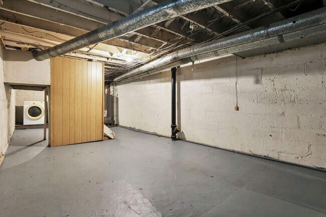 Building Photo - 27-29-29 S Terrace Ave