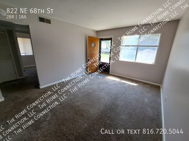Building Photo - Recently Updated 2 Bed / 1 Bath Townhouse ...
