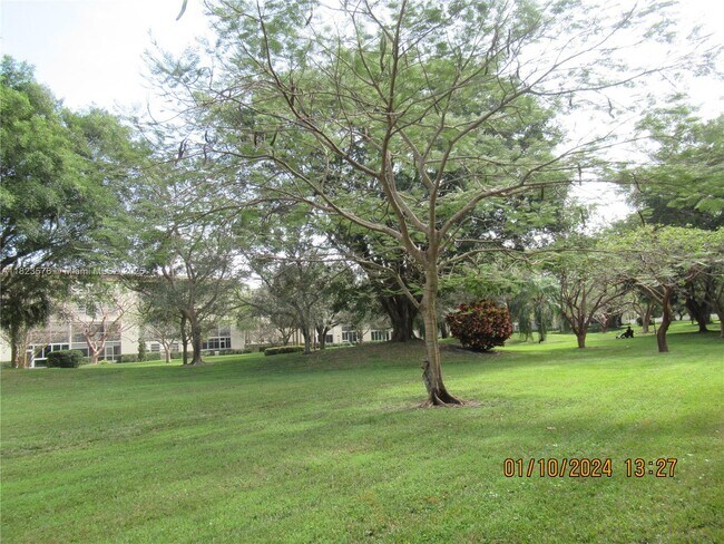 Building Photo - 2405 Antigua Cir