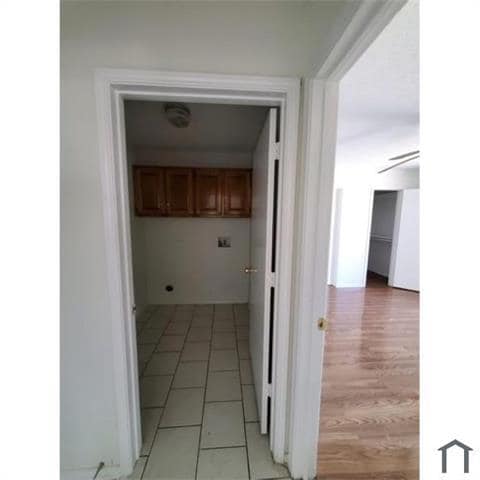 Building Photo - 2045 Laney Dr