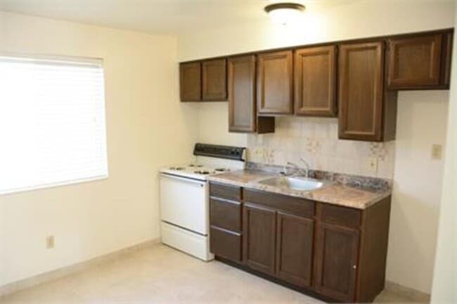 Building Photo - 1129 E 960 S