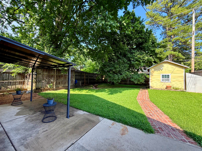 Building Photo - Beautifully Updated Historic Home in Midto...