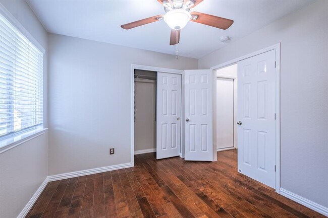 Building Photo - 645 Fort Thomas Pl