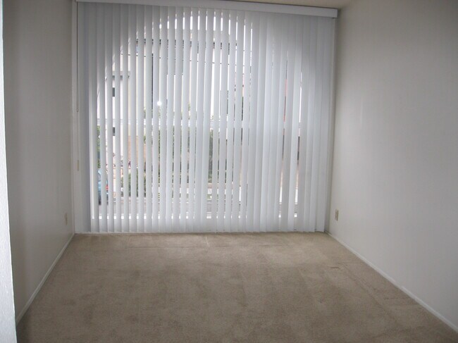 Building Photo - 515 Arbor Dr