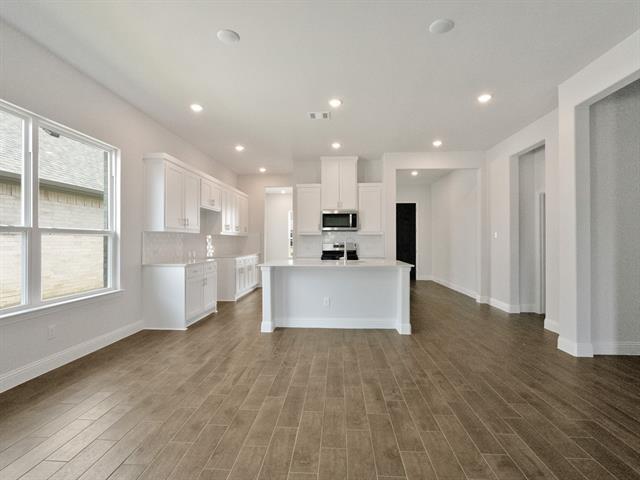 Building Photo - 505 Parrino Pky