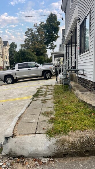 Building Photo - 741 N Montello St