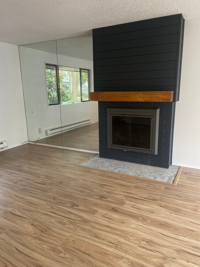 Building Photo - 1717 150th Ave SE