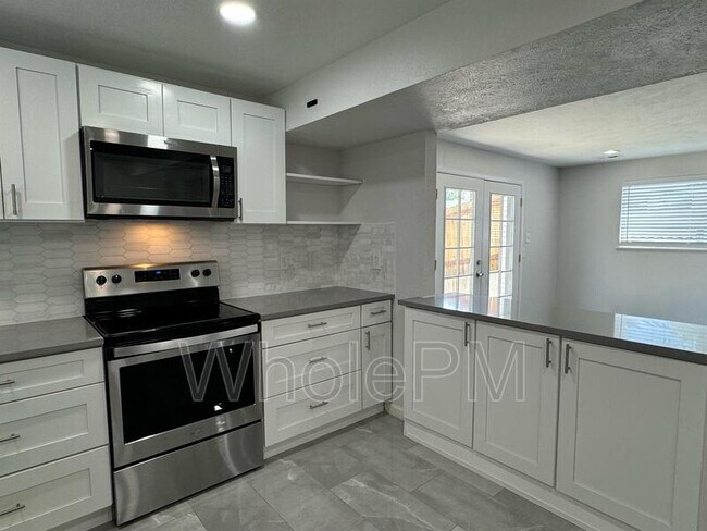 Building Photo - 7017 W 62nd Pl