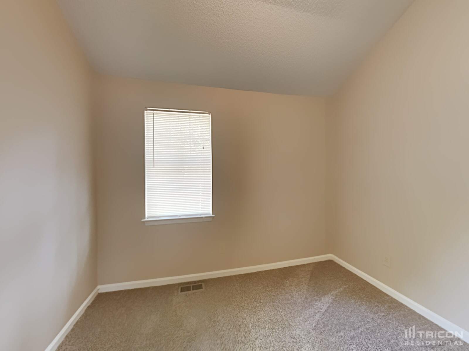 Building Photo - 1684 Watercrest Cir