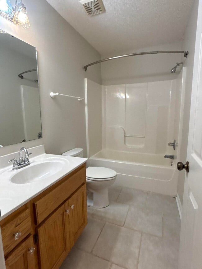 Building Photo - 20 Walden Cir