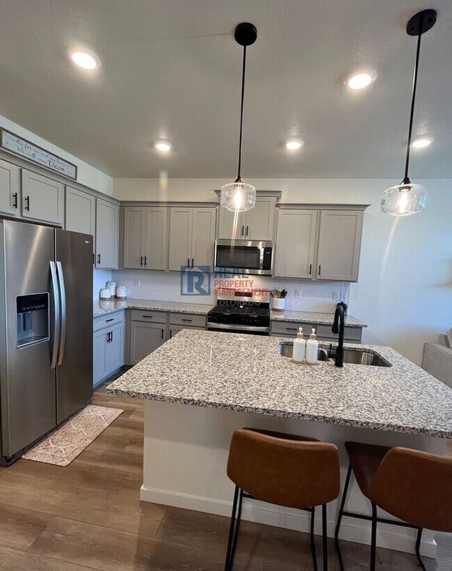 Building Photo - 588 Thoroughbred Ln