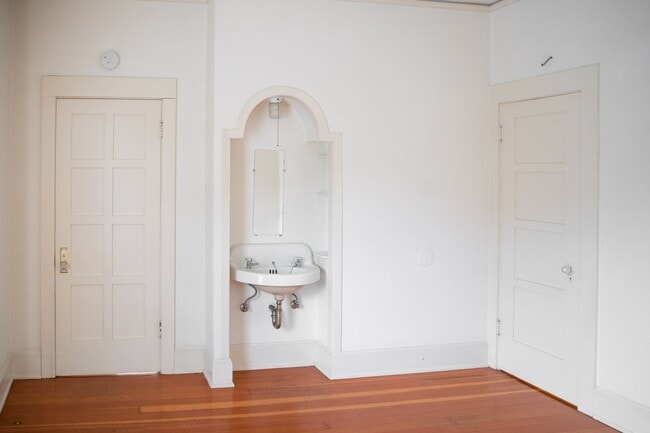 Building Photo - Classic Pacific Grove Duplex - Available D...