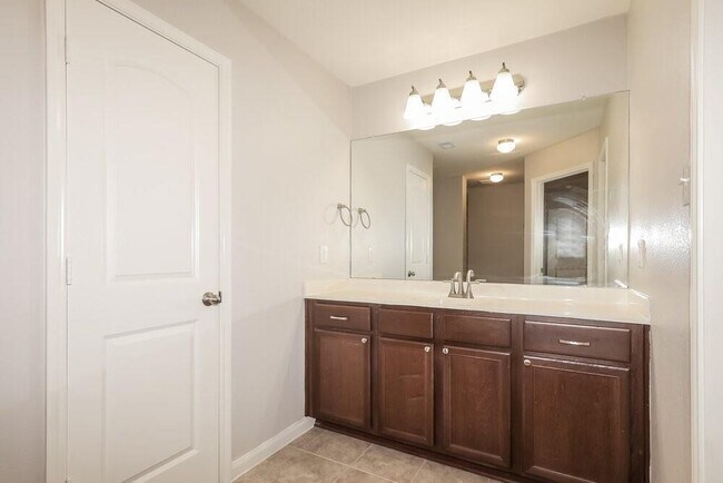 Building Photo - 22707 Overland Bell Dr