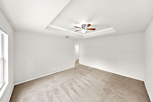 Building Photo - Charming 4-Bedroom Sanctuary - Spacious Living Awaits