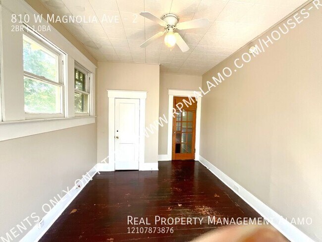 Building Photo - 810 W Magnolia Ave