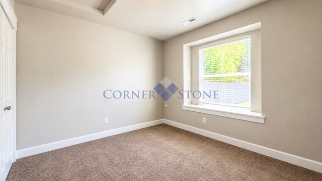 Building Photo - Immaculate Home in Pristine Meadows!