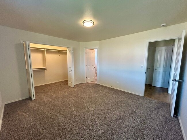 Building Photo - Spacious 4-Bedroom Home with RV Parking & No Backyard Neighbors