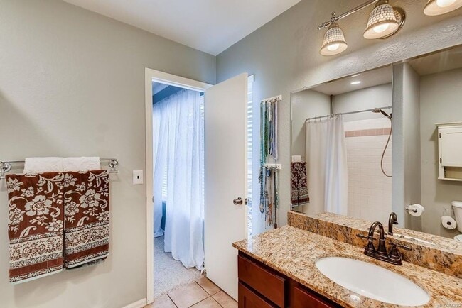 Building Photo - 5530 E 130th Dr