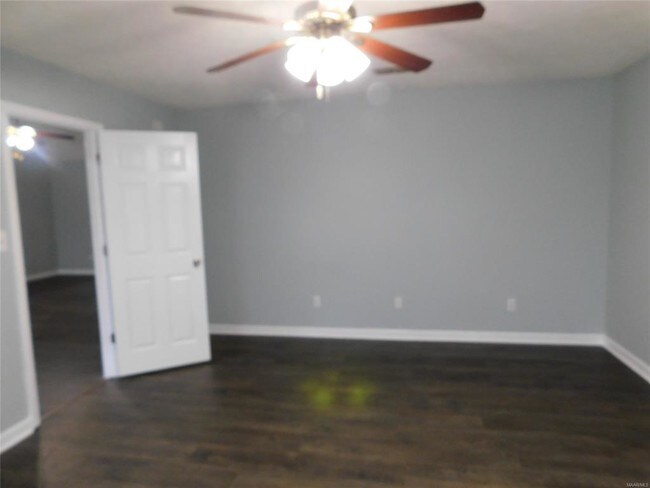 Building Photo - 2529 Grandview Rd