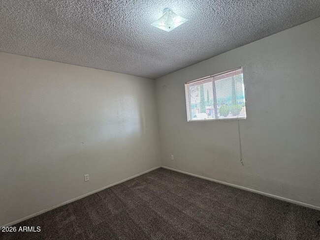 Building Photo - 1281 N Catalina Dr