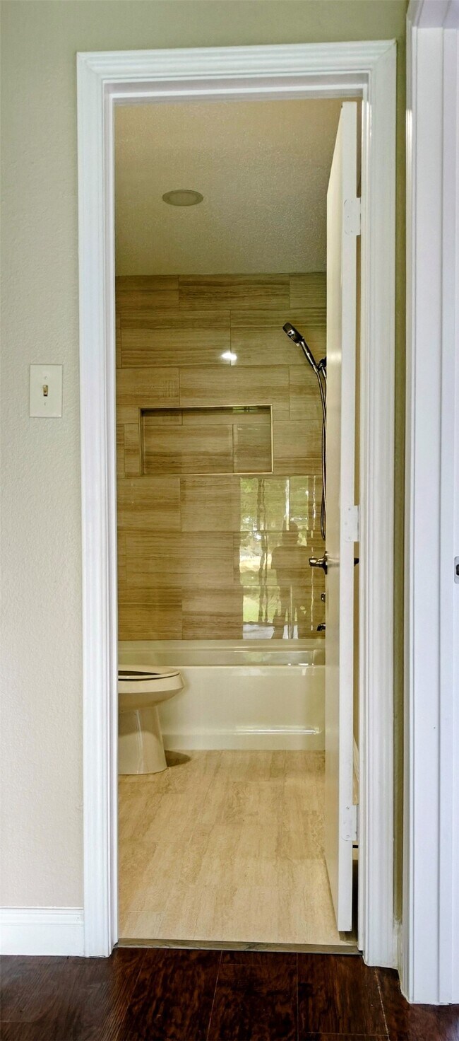 Building Photo - 8413 Sands Point Dr