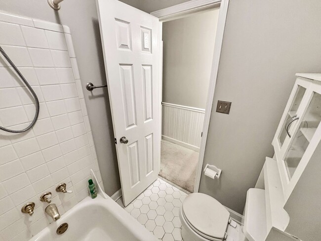 Building Photo - Charming 3 BR/2BA Townhome in Marietta!