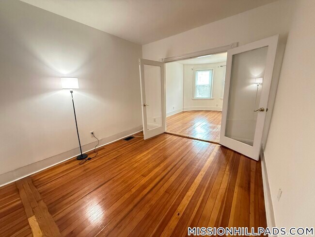 Building Photo - 752 Huntington Ave