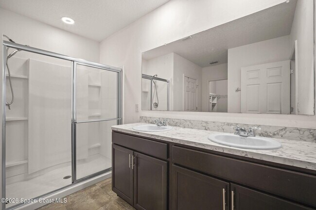 Building Photo - 548 Coyote Dr